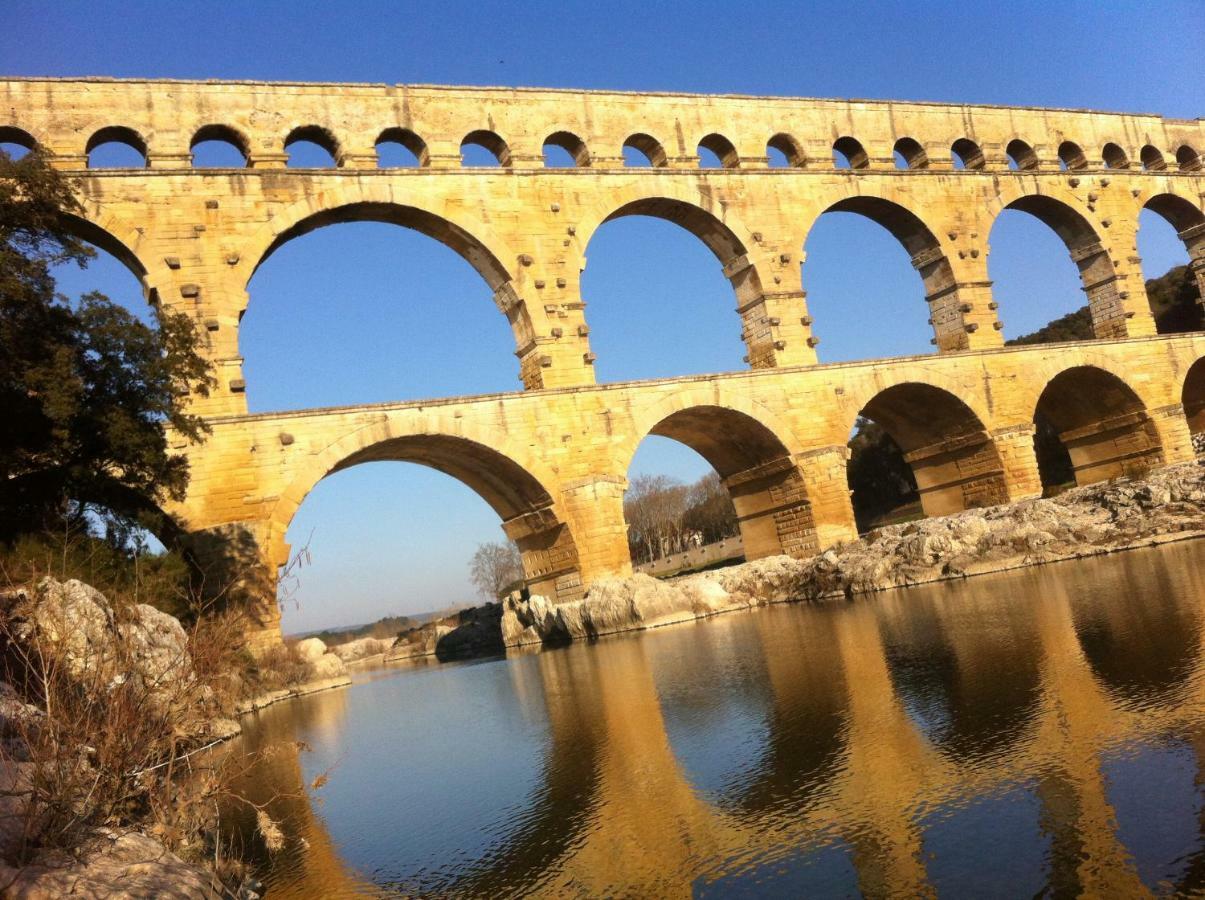 فندق فير بونت دي غاردفي  A Gauche Du Pont المظهر الخارجي الصورة