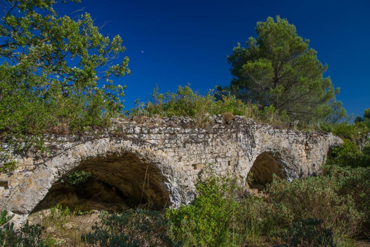 فندق فير بونت دي غاردفي  A Gauche Du Pont المظهر الخارجي الصورة